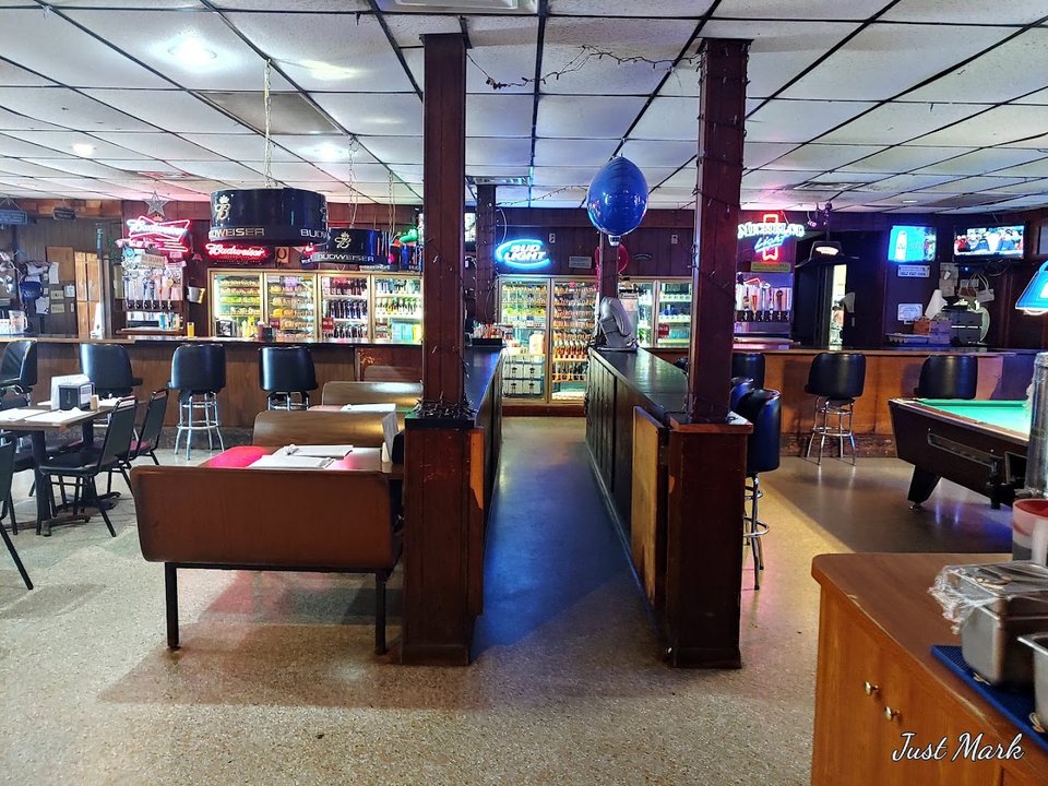 Front view of Ralph's San Antonio Restaurant.