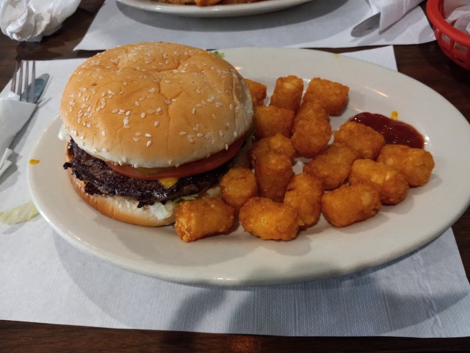 Cheeseburger w Tater Tots
